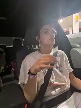 SafeinouterSpace's cam snapshot