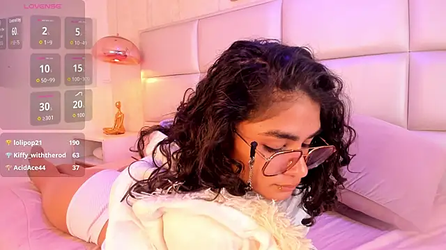 Puffy_Hearts's cam snapshot