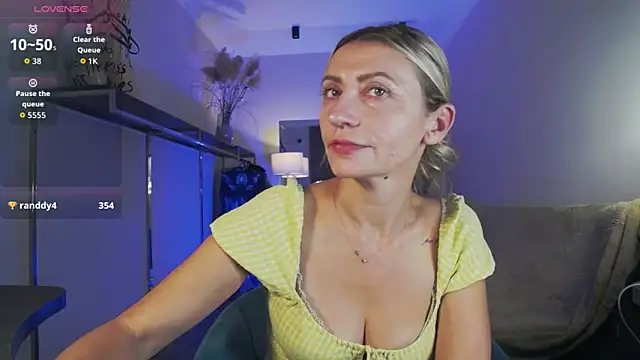 ZoeGrant's cam snapshot