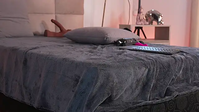 emma_brooks1's cam snapshot