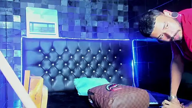 rolo_martinez's cam snapshot