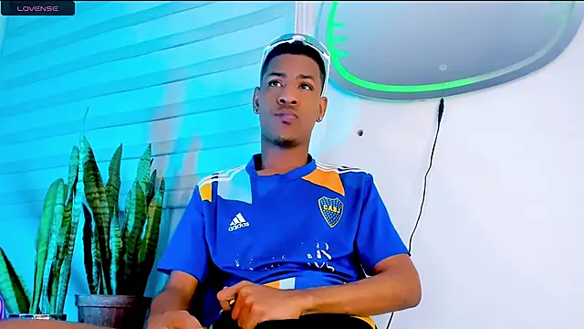 tiago_xxx_'s cam snapshot