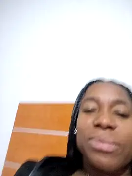 Britany_2-7's cam snapshot