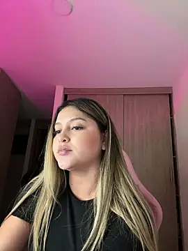 lunablossom_'s cam snapshot