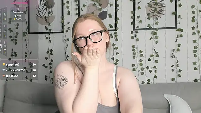 victoria_pum_'s cam snapshot