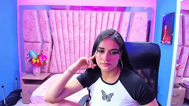 Charlotte_Rosy's cam snapshot