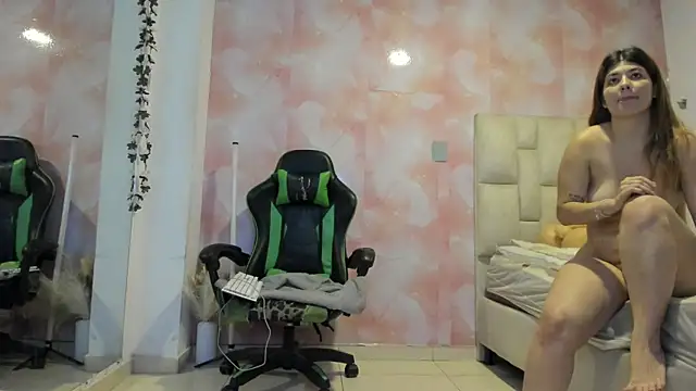 aida_rose_'s cam snapshot