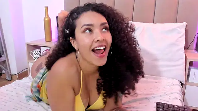 Zoe_Gruber's cam snapshot