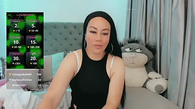 j_lovee's cam snapshot