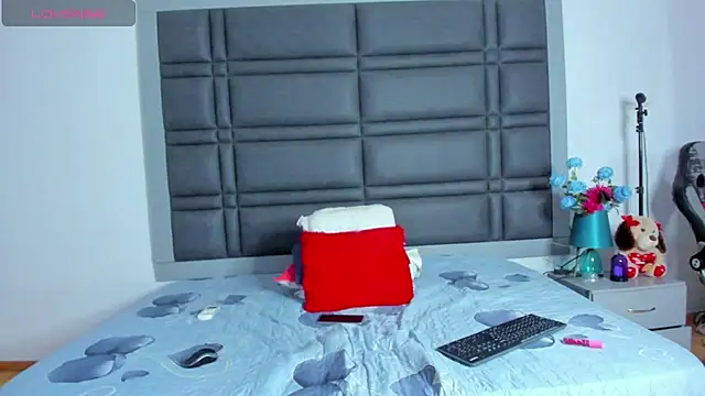 Cattalina_25's cam snapshot