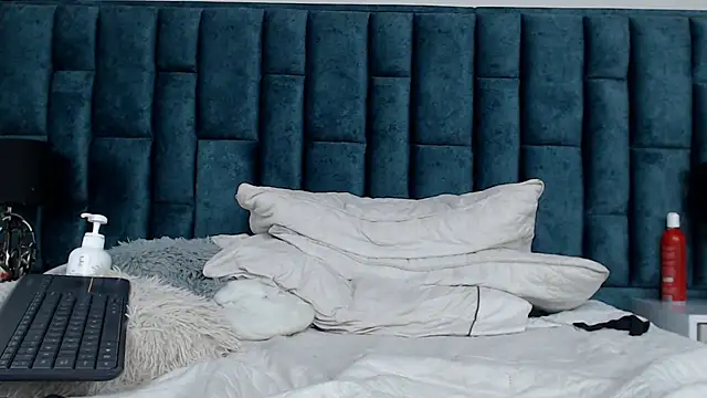 Emma_Foxi's cam snapshot