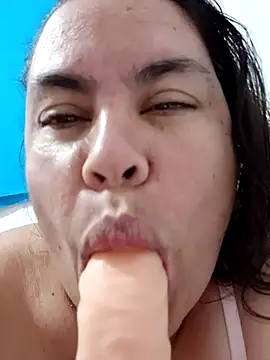 yaneth_'s cam snapshot