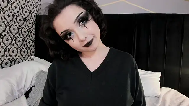 Adeelinee's cam snapshot