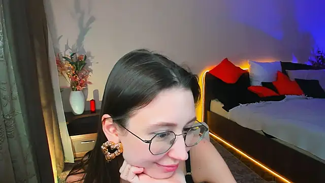 YourLovellyStory's cam snapshot