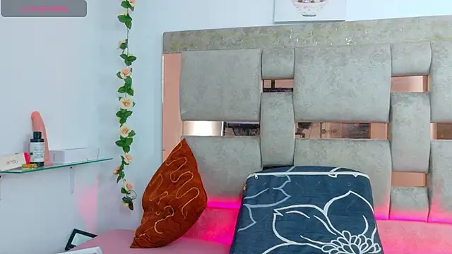 Natasha-Adams's cam snapshot