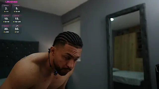 LoganMartinX live sex cam