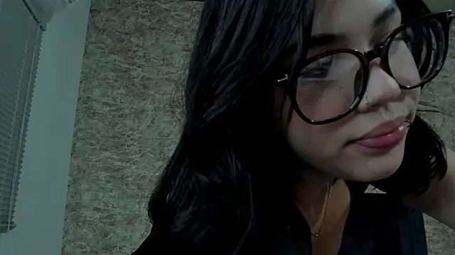 Lily_Woodz's cam snapshot