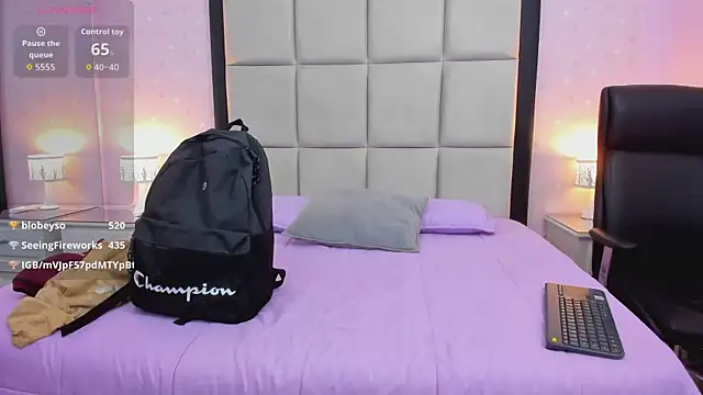 MelodyWinx's cam snapshot