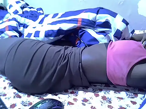 Just_Karu's cam snapshot