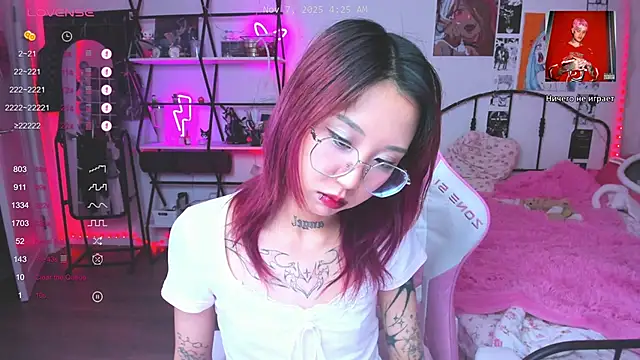 ashleywowmeow's cam snapshot