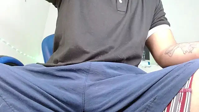 SexyBoy-Bigclit's cam snapshot