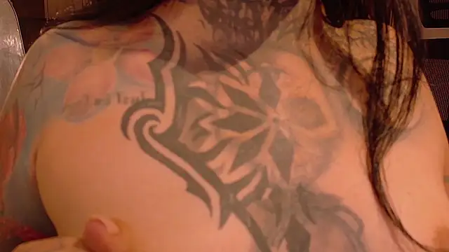 Unatatuada's cam snapshot