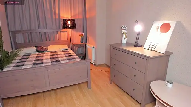 OdellaFrake's cam snapshot