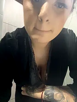 IrisBaker's cam snapshot