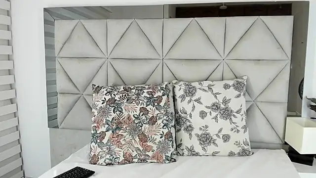 nina_pons's cam snapshot