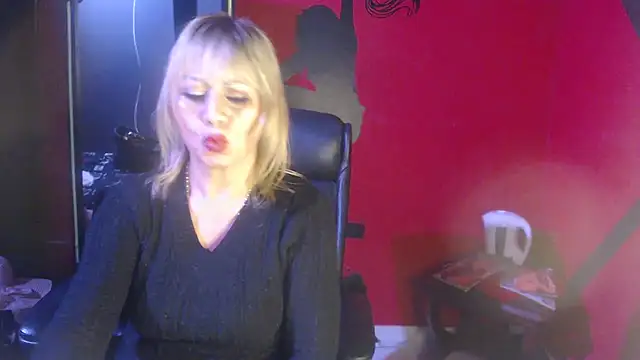 KLOE_PIELL's cam snapshot