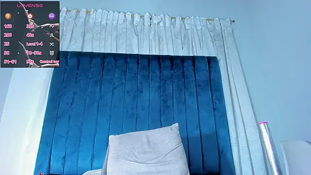 blondehorny69's cam snapshot