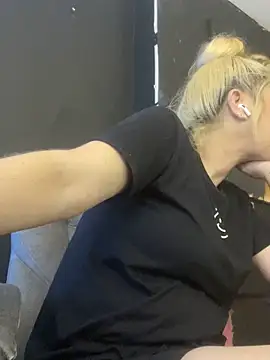 viktoria_davis_'s cam snapshot