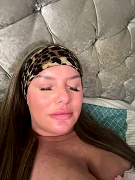 naughtychelseaxox's cam snapshot