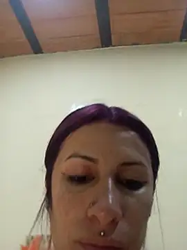 laurahotdirty's cam snapshot