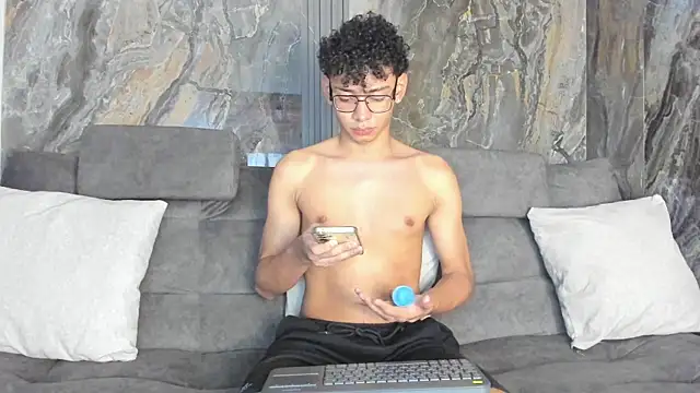 Daviid_laidd live sex cam