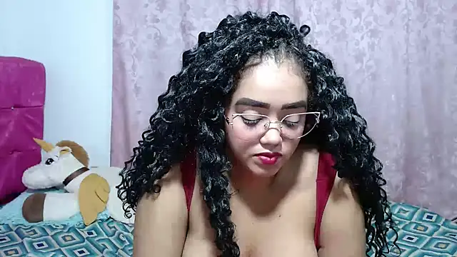 kiara_milf_'s cam snapshot