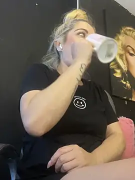 viktoria_davis_'s cam snapshot