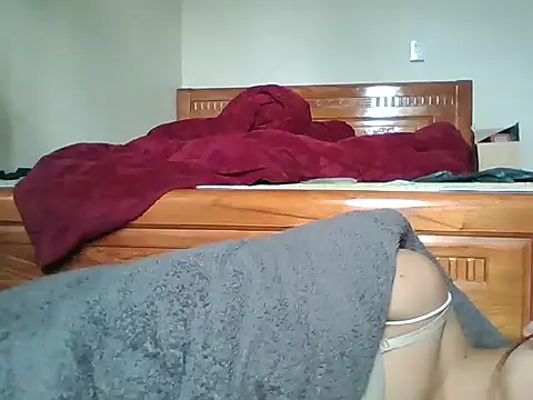 Mainay0033's cam snapshot