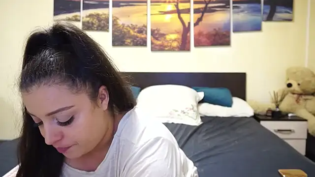 adelline's cam snapshot