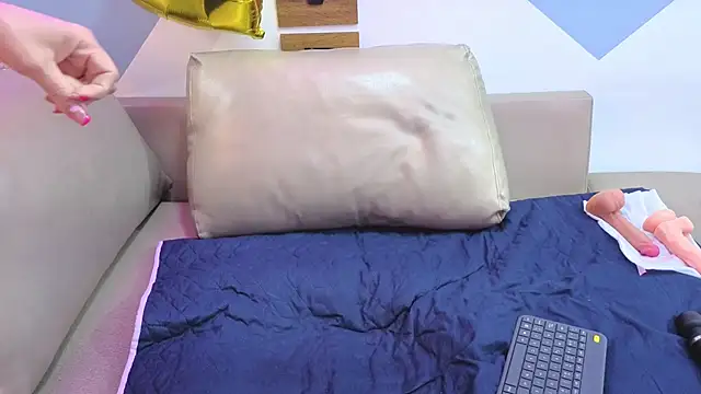 Victoria_Fallon's cam snapshot