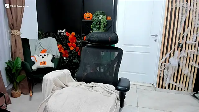 fireflowers_'s cam snapshot