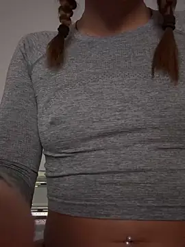 19whitebunny live sex cam