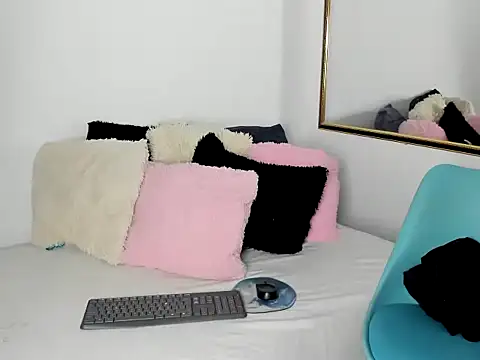 mariana_curious's cam snapshot