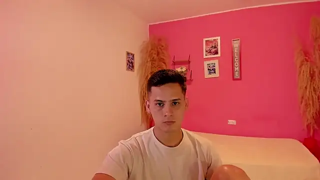 elmasmas01's cam snapshot