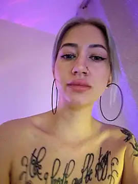 Gina-Lumara's cam snapshot