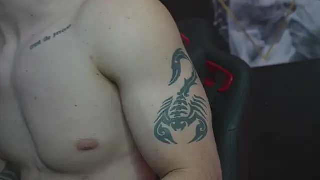 JacksonOlsenn live sex cam