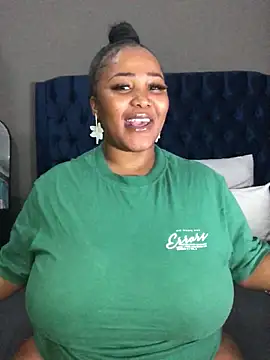 SultryBusty's cam snapshot