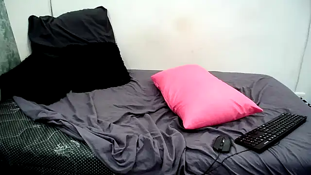 BubblyRouxyXXxx's web cam