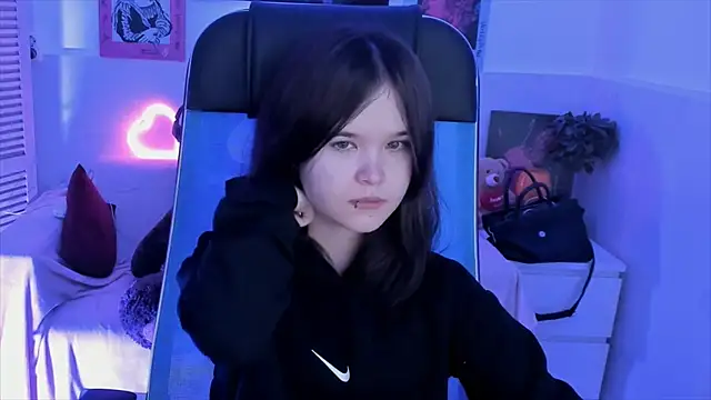 Elainebeness's cam snapshot