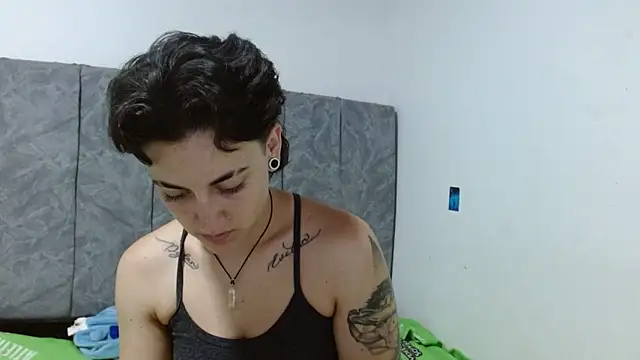 linda_33's cam snapshot